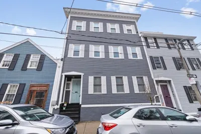 48-50 Russell St #2A