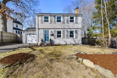 29 Sanderson Avenue 1