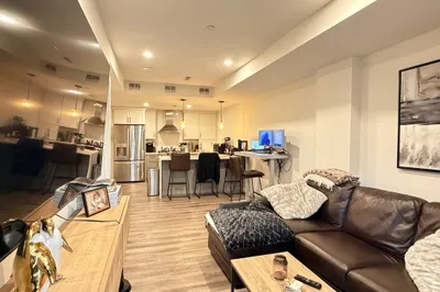 9 Douglas St #1