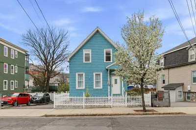 30 Woodlawn St 1