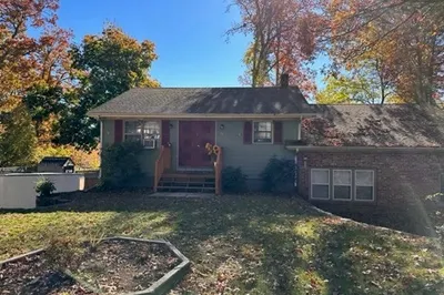 34 Pine Ave