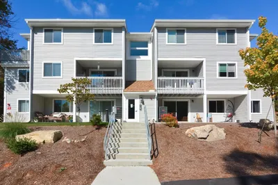 205 Franklin Crossing #205 1