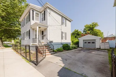1004 Slade St