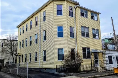 5 Plum St #2