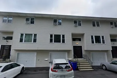 90 Alice St #1