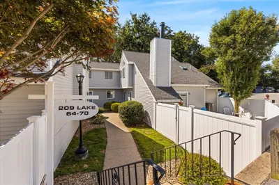 209 Lake St #69