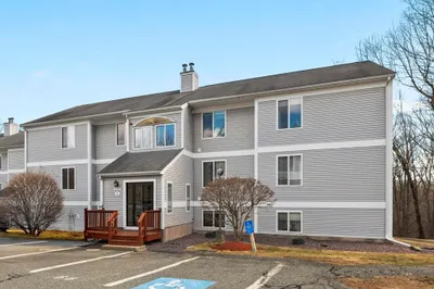 330 Sunderland Rd #69 1