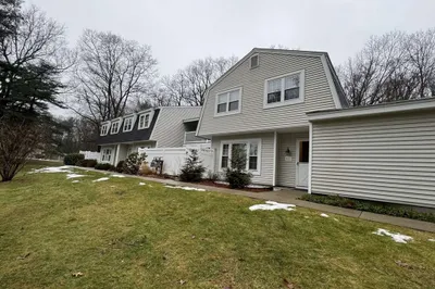 701 Edgebrook Dr #701 1