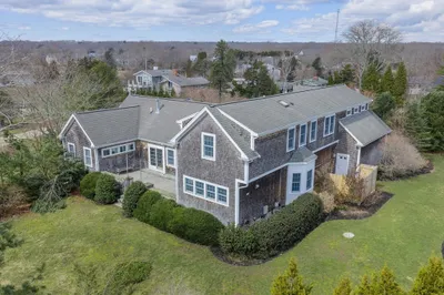 676 Elm St 1