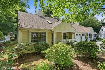 8 Stratton Drive #8 1