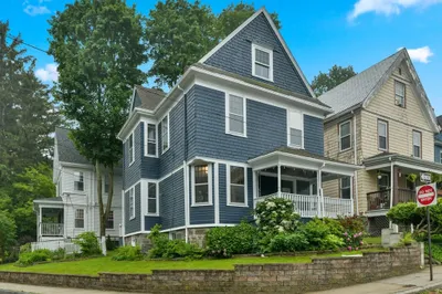 69 Dracut St 1