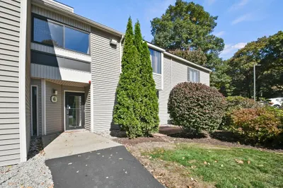 6 Thayer Pond Dr #11