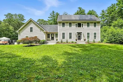 40 Newbridge Rd 1
