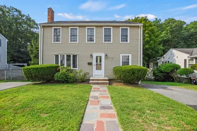 81 Emerald St 1