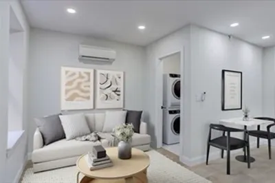 15-19 Bartlett Pl #3