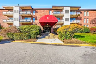57 Broadlawn Park #4B 1