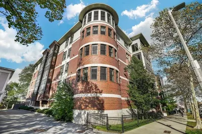 533 Cambridge #106