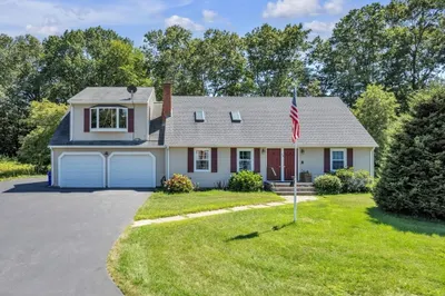 38 Standish Rd