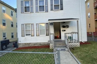 218 Vernon St 1