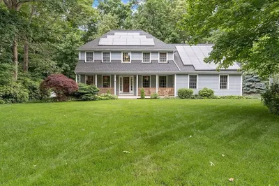 10 Captain Handley Rd