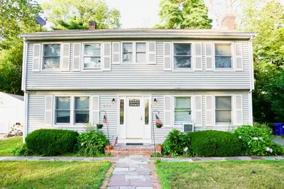652 Oak St 1