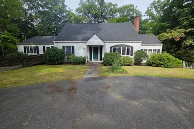 947 Main St 1