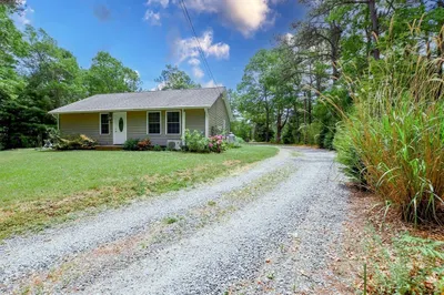 486 Ship Pond Rd 1