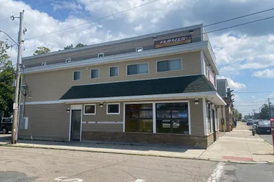 806 Main St 1