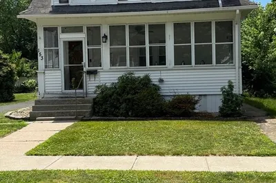 153 Edgewood Ave 1