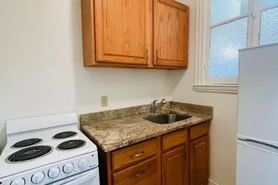 11 Tetlow St #32