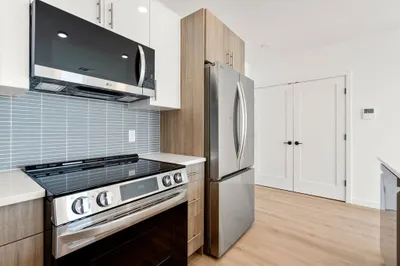 40 Centre St #303