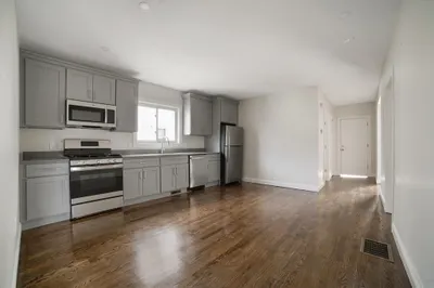 29 Eustis St #2