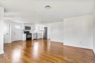 90 Packard Ave