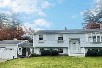48 Columbia Cir
