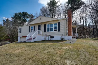 11 Venus Dr