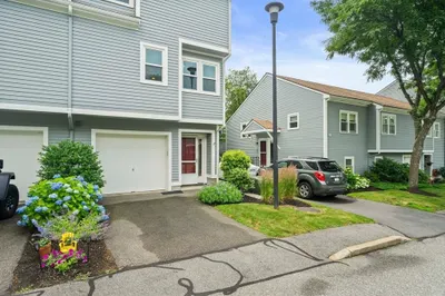 10 Russell Dr #6D