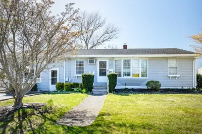 133 Deer St