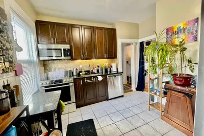 21 Germania St #3