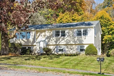 10 Ruthen Cir 1