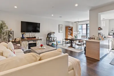 14 W Broadway Street #307 1
