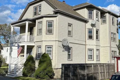 10 Baylies St #1 1