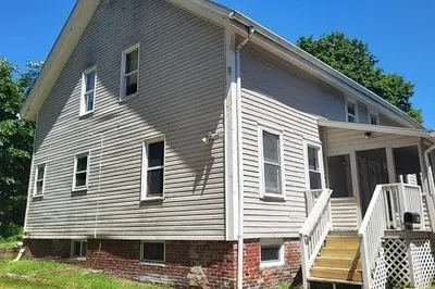 44 Mill St
