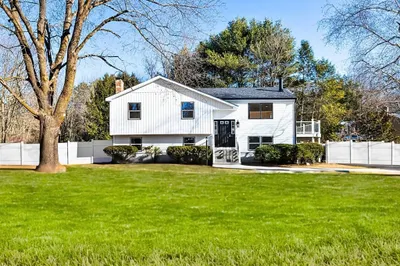 11 Adams St