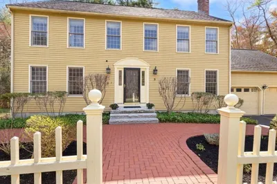 5 White's Pond Dr 1