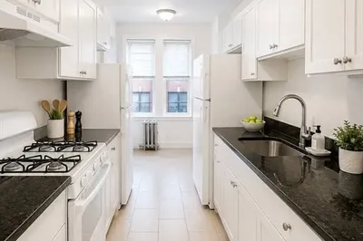 10 Yeamans St #9 1