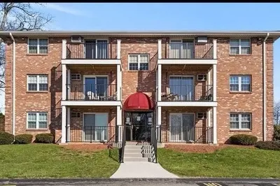 2 Karen Cir #16