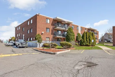 300 Governor Drive #21