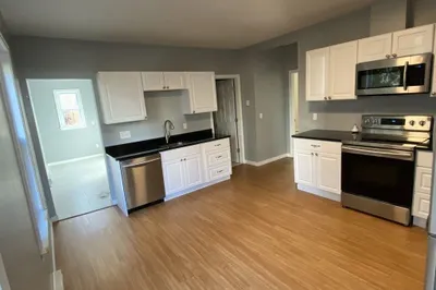 10 Sterling St #3