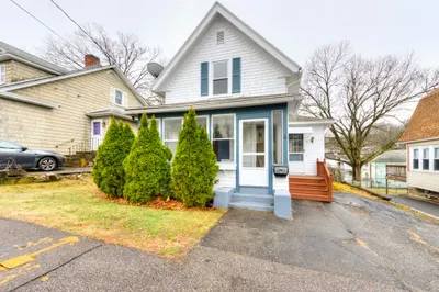 4 Commonwealth Ave