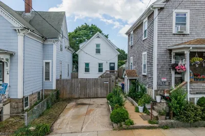 174 1/2 Grinnell St